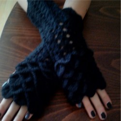 Дамски Плетени ръкавици без пръсти на една кука - черни