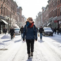 Дамски зимен ръчно плетен шал - яка  тютюнево-зелено-оранжев