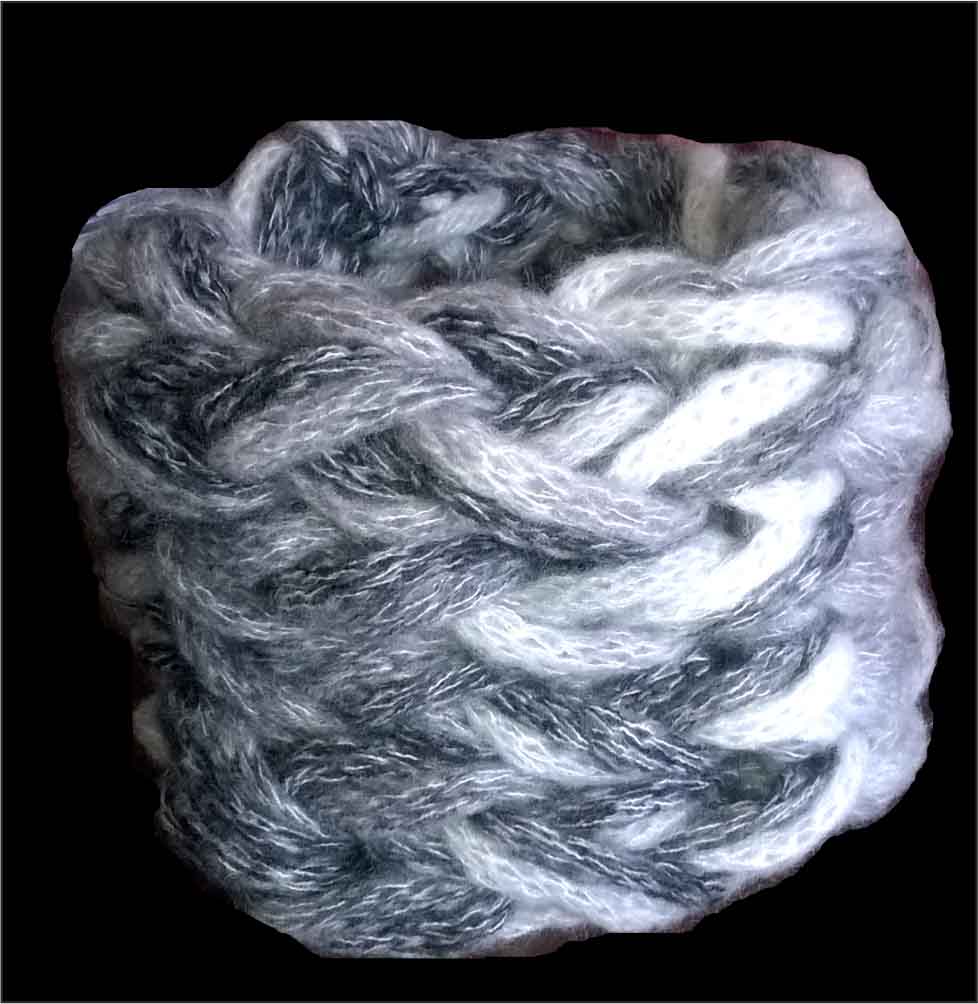 Дамски зимен ръчно плетен шал - яка  сиво-бял